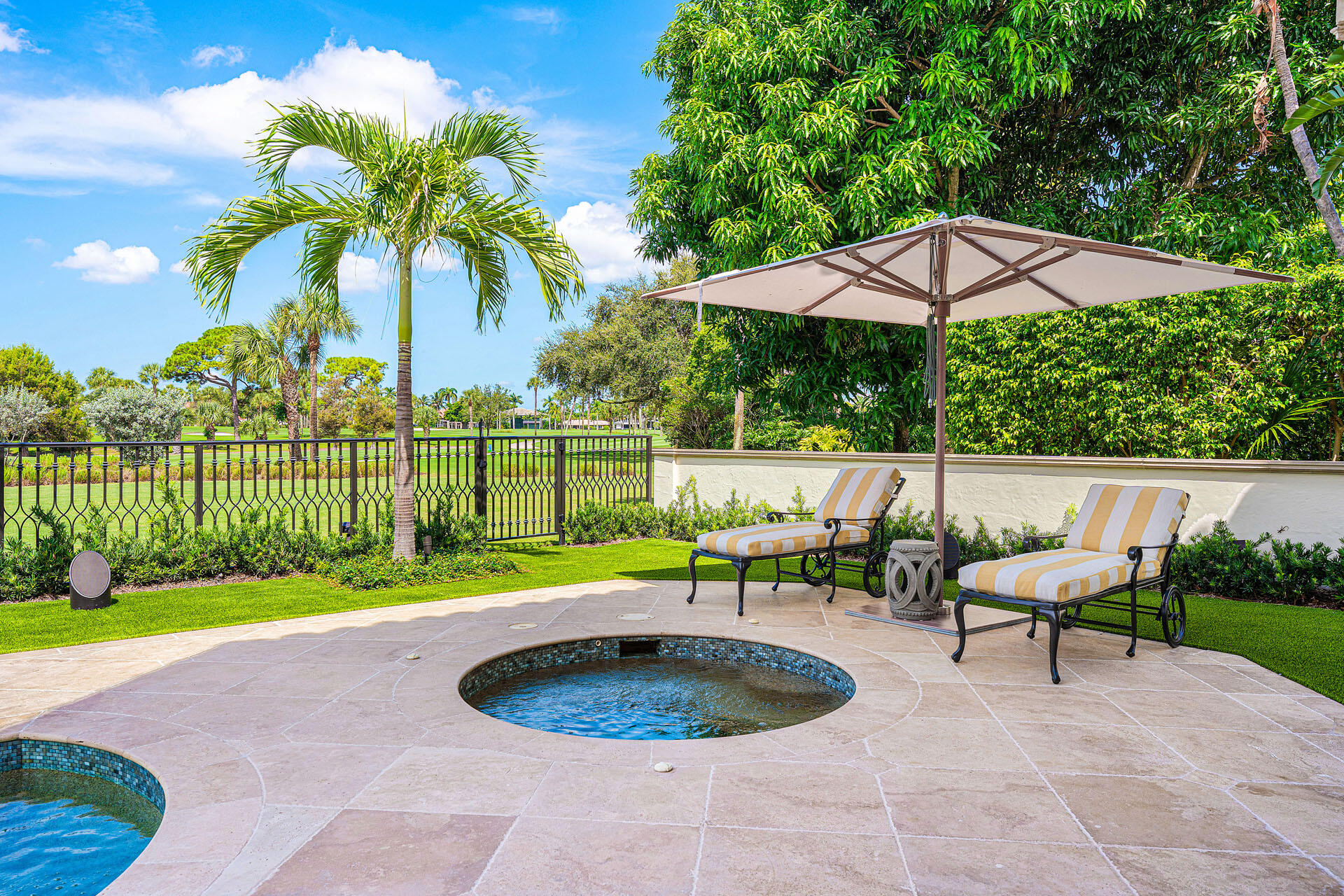 2055 Royal Palm Way Boca Raton, FL 33432