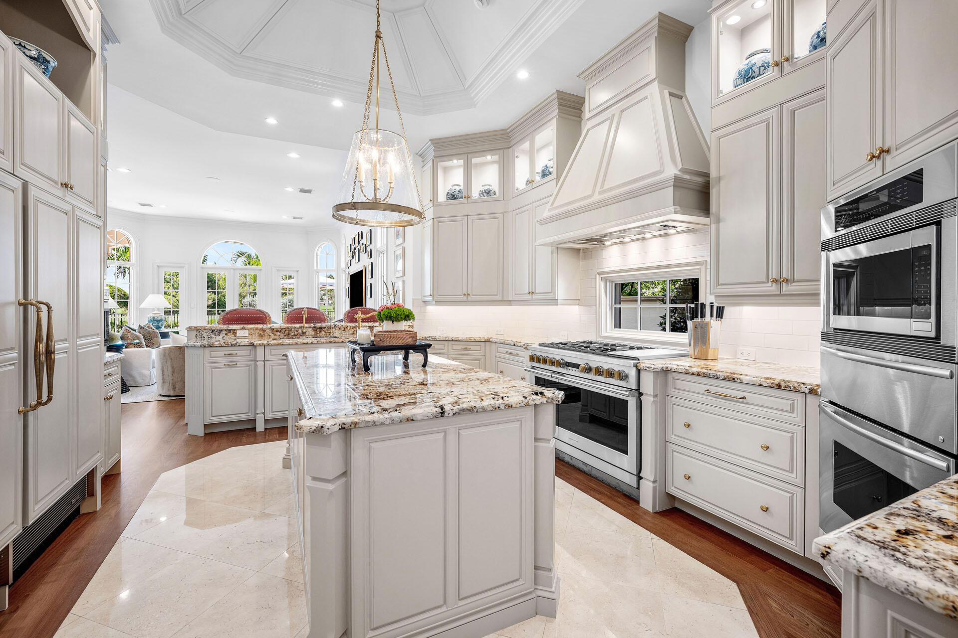 2055 Royal Palm Way Boca Raton, FL 33432