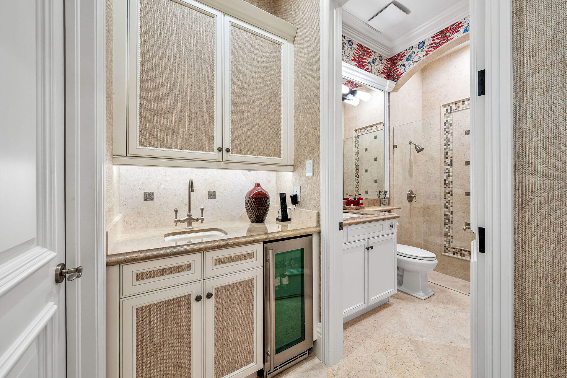 2055 Royal Palm Way Boca Raton, FL 33432