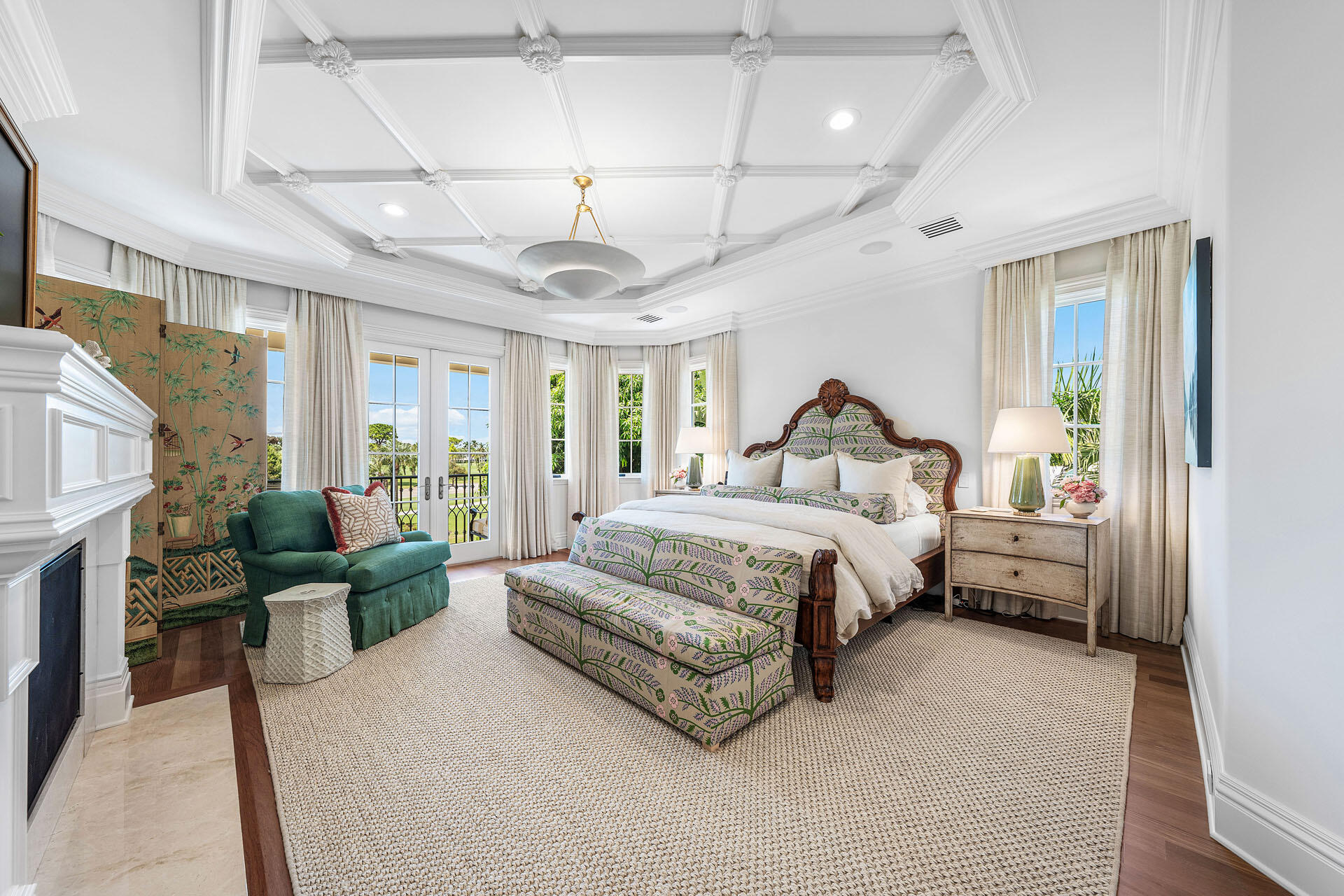 2055 Royal Palm Way Boca Raton, FL 33432