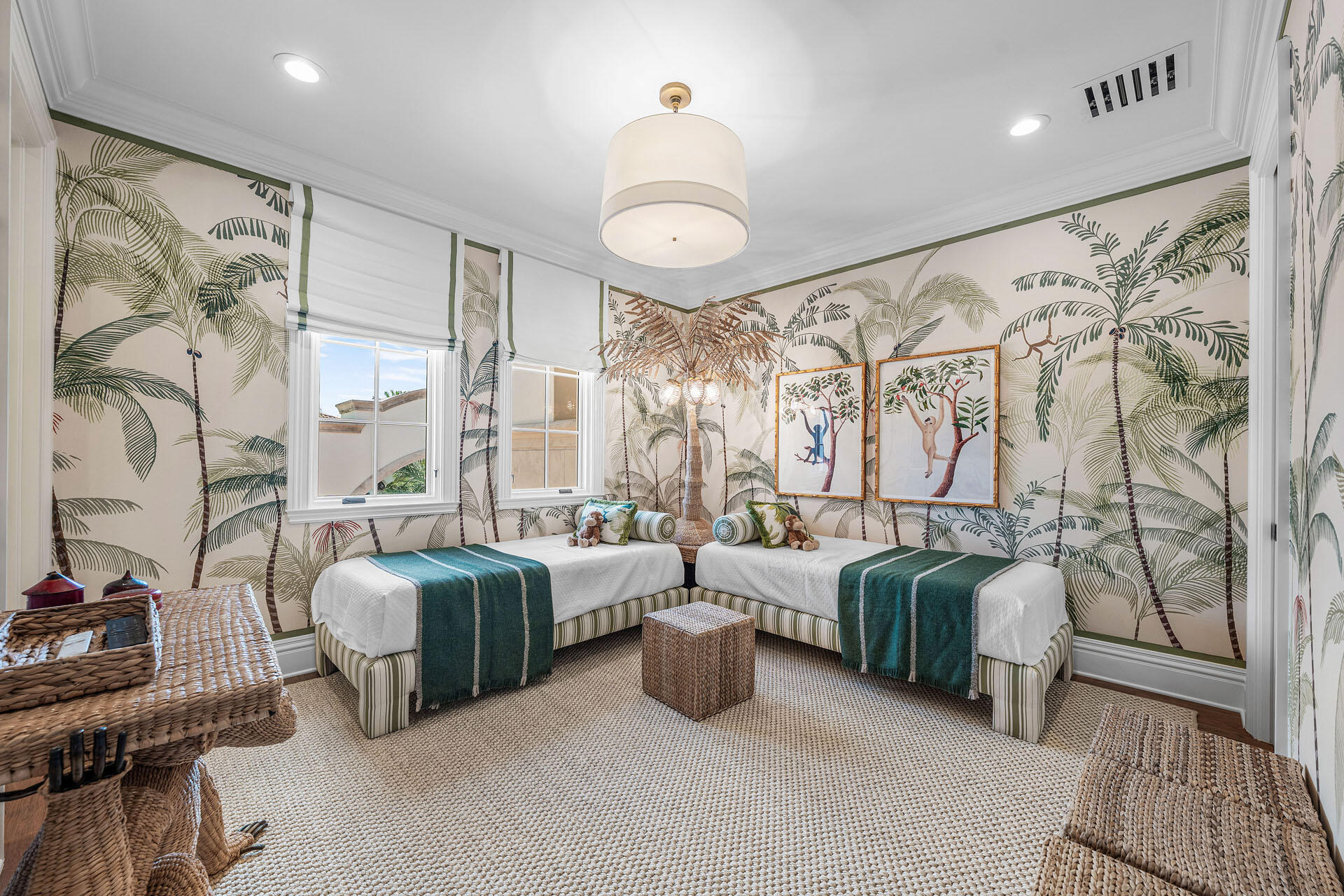 2055 Royal Palm Way Boca Raton, FL 33432