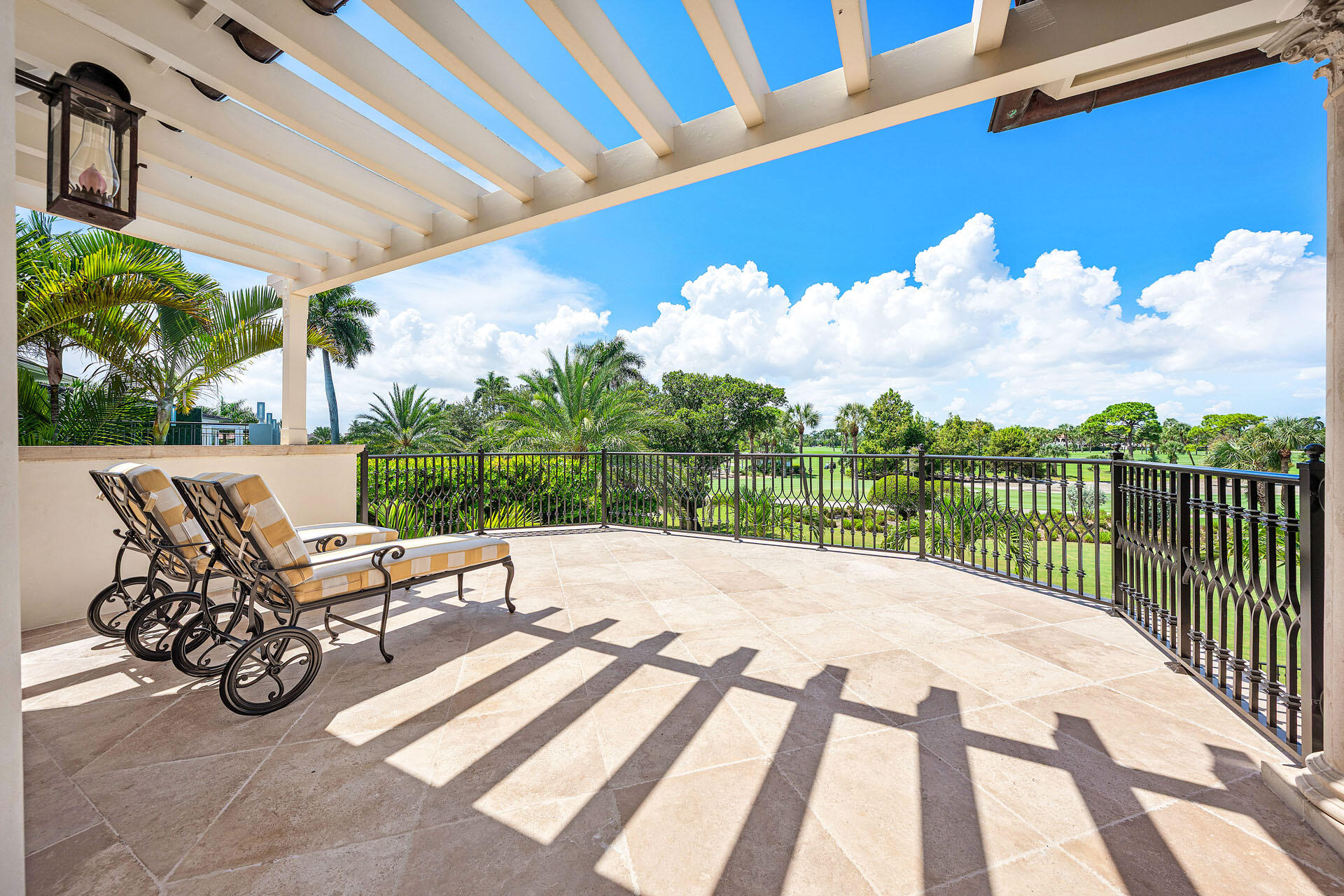 2055 Royal Palm Way Boca Raton, FL 33432