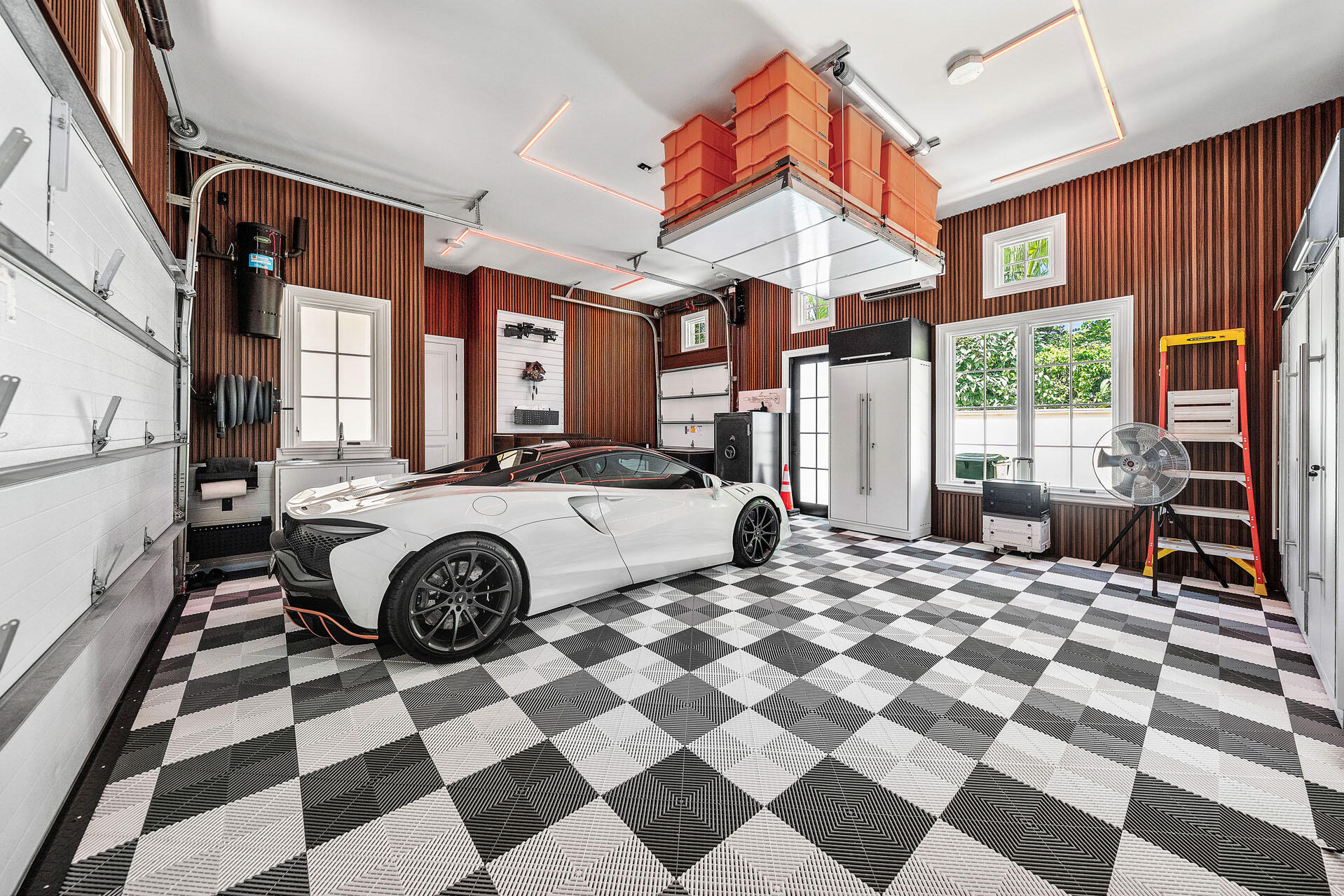 2055 Royal Palm Way Boca Raton, FL 33432