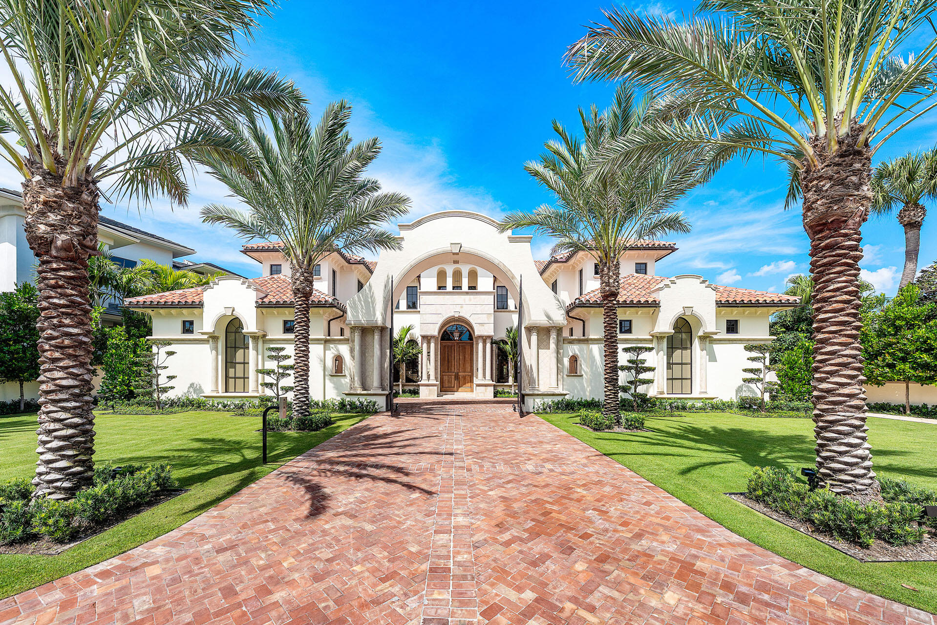 2055 Royal Palm Way Boca Raton, FL 33432