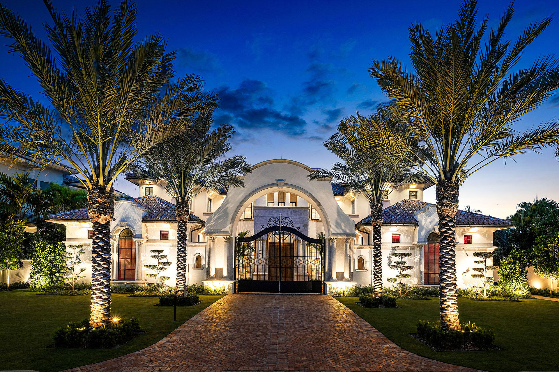 2055 Royal Palm Way Boca Raton, FL 33432