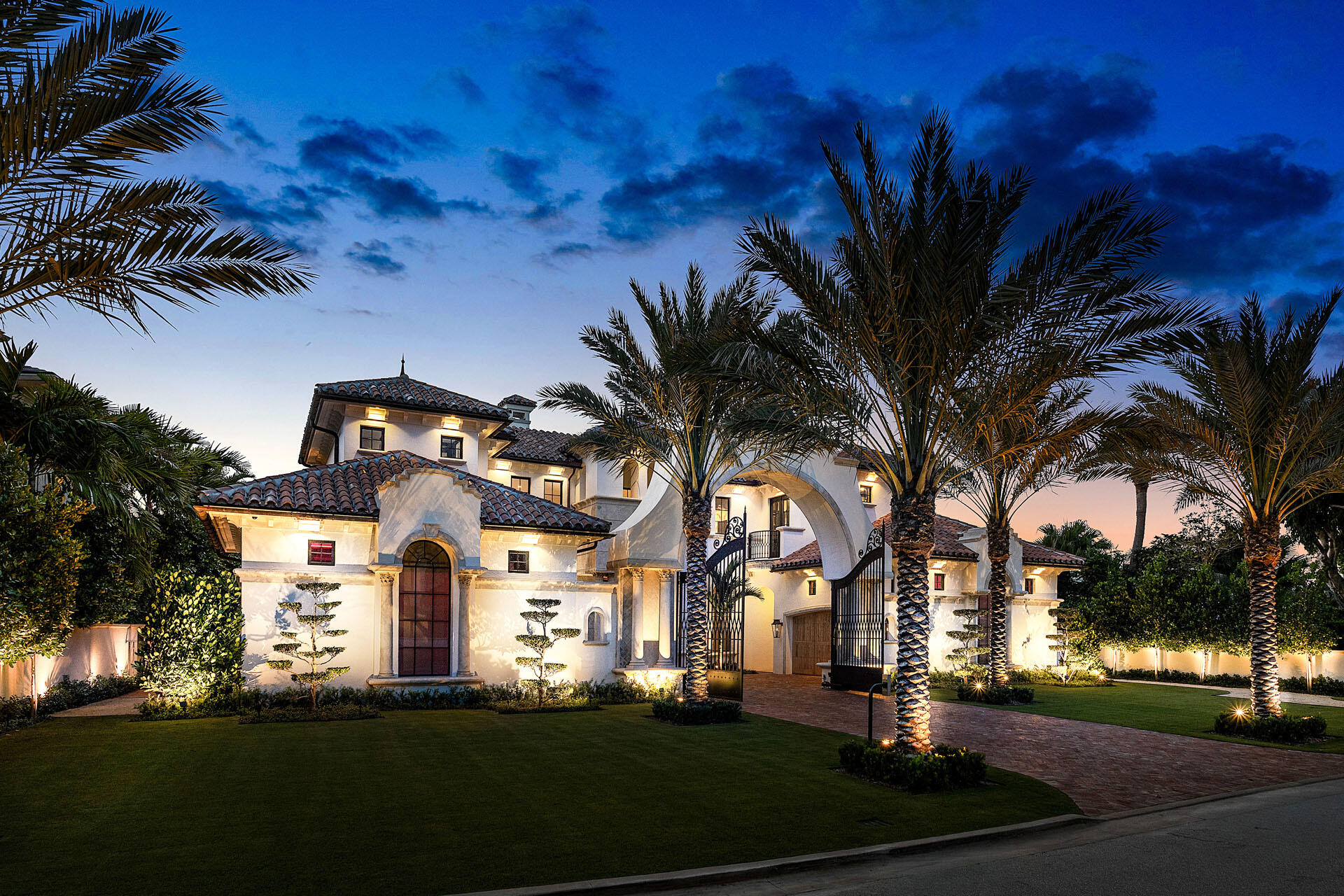 2055 Royal Palm Way Boca Raton, FL 33432