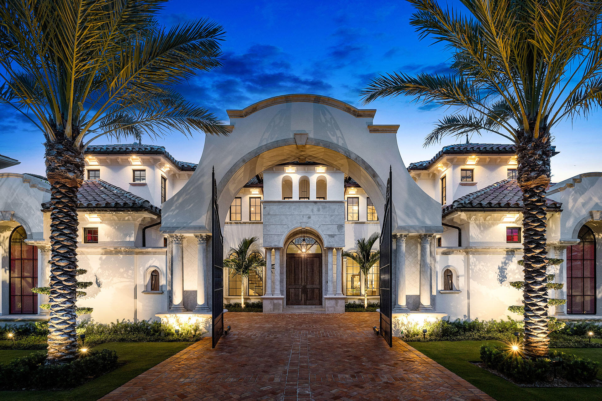 2055 Royal Palm Way Boca Raton, FL 33432