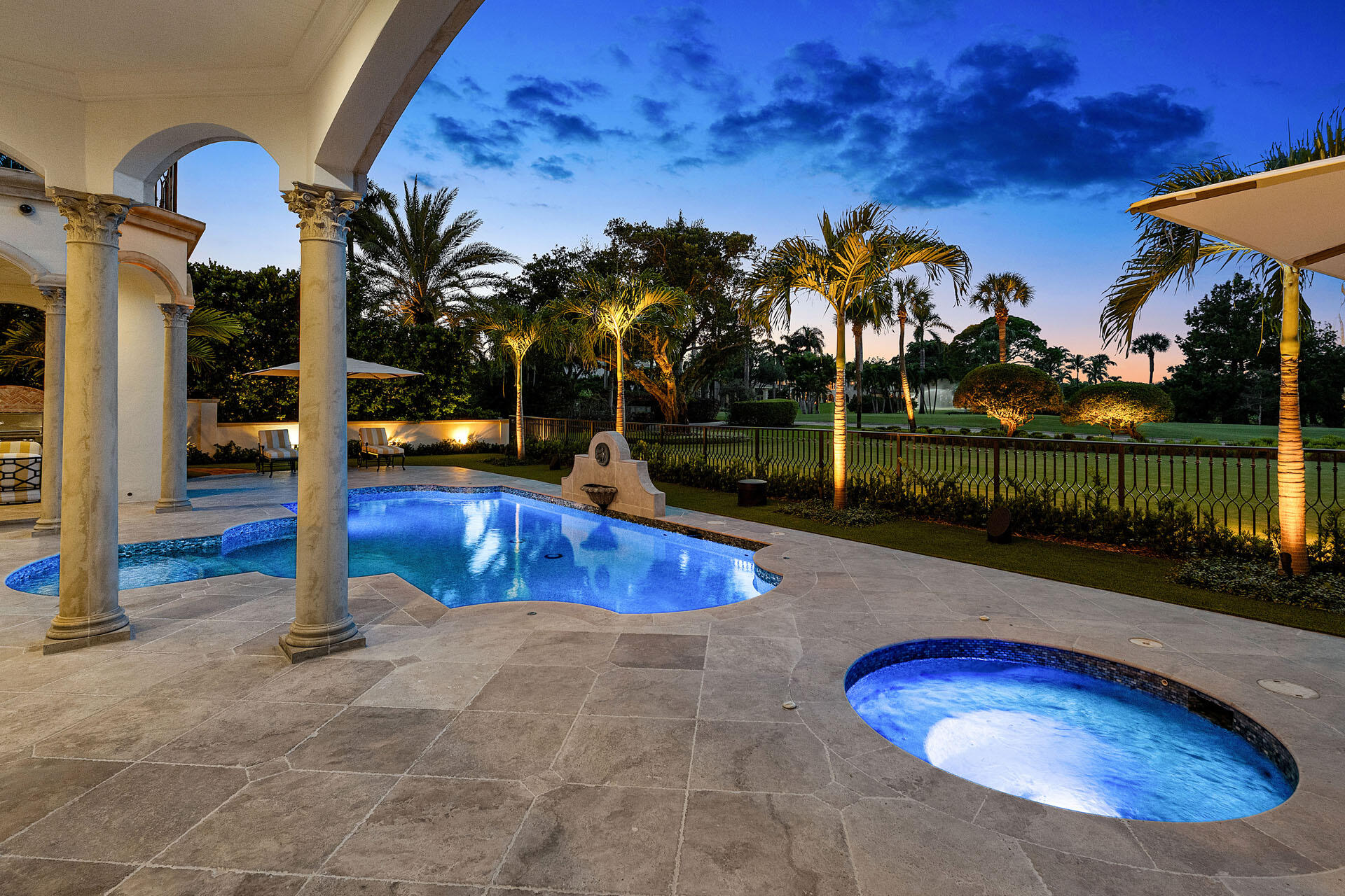 2055 Royal Palm Way Boca Raton, FL 33432
