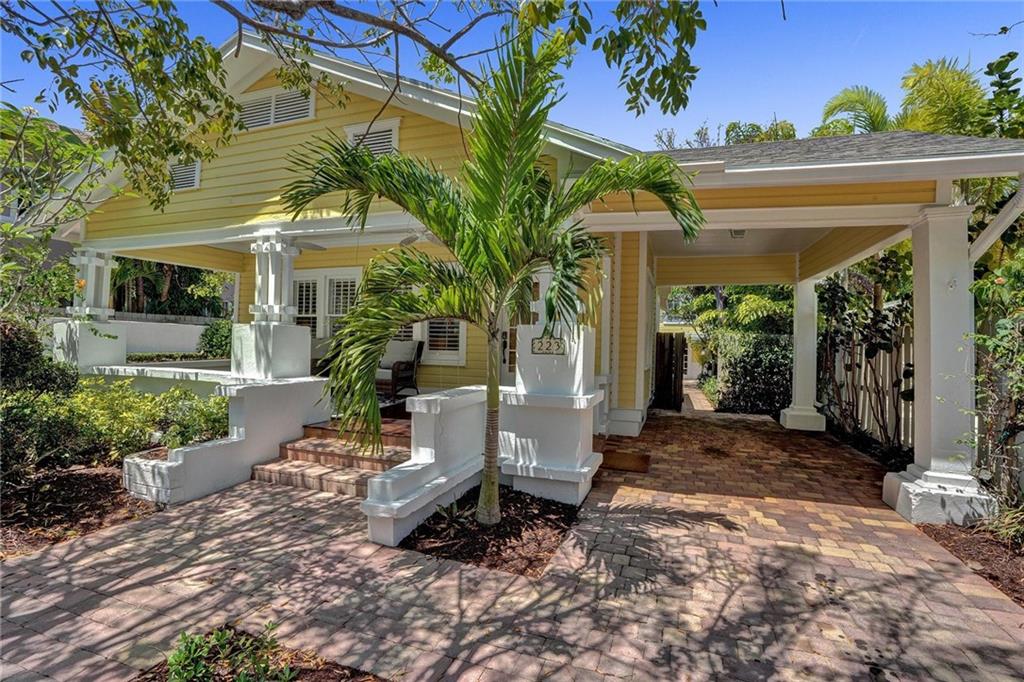 223 NE 15th Ave