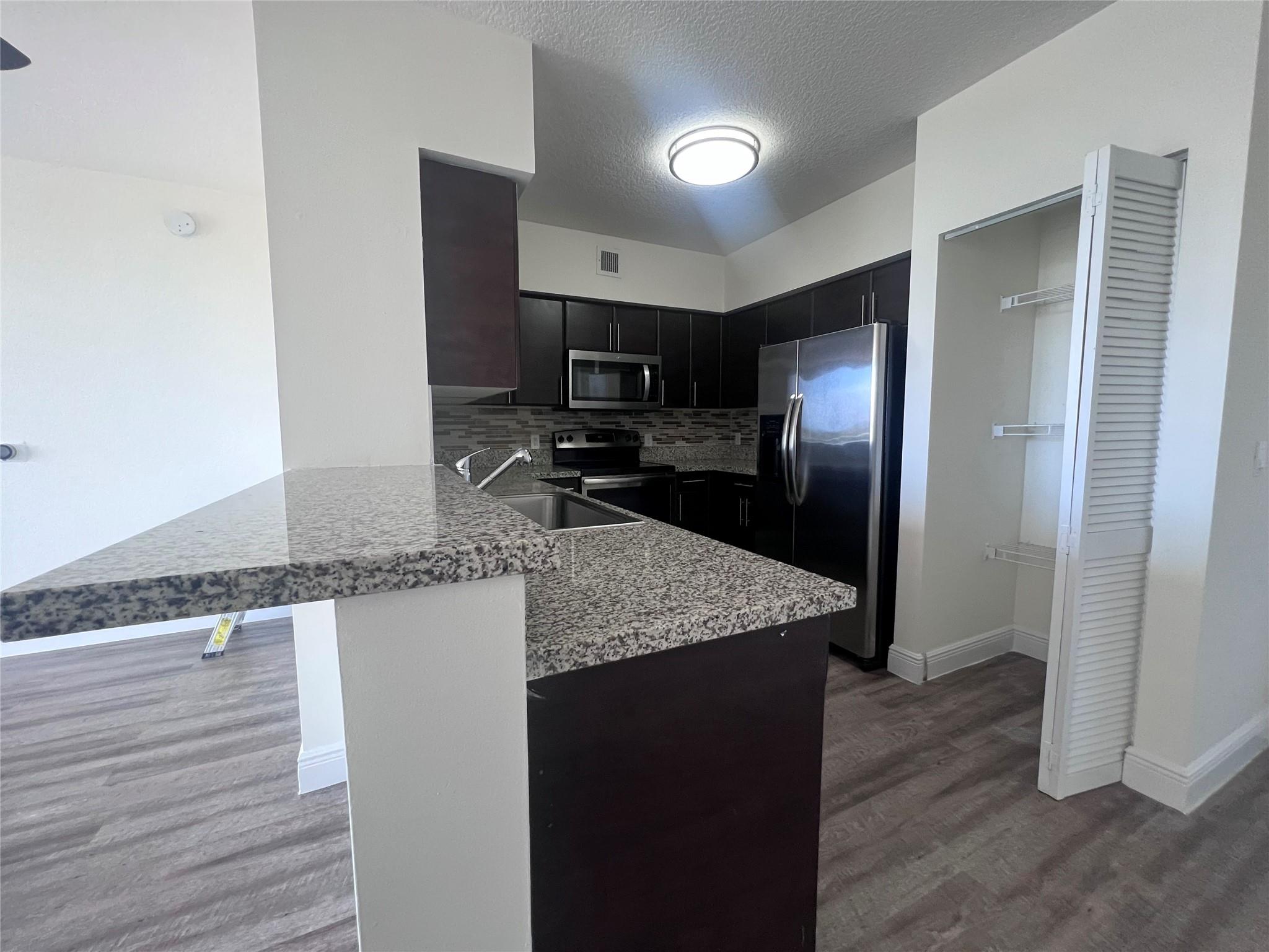 987 SW 37th Ave #603
