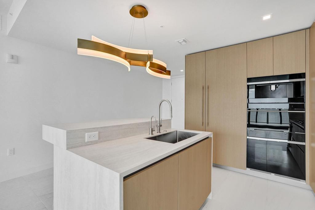 900 N Ocean #1405 Pompano Beach, FL 33062