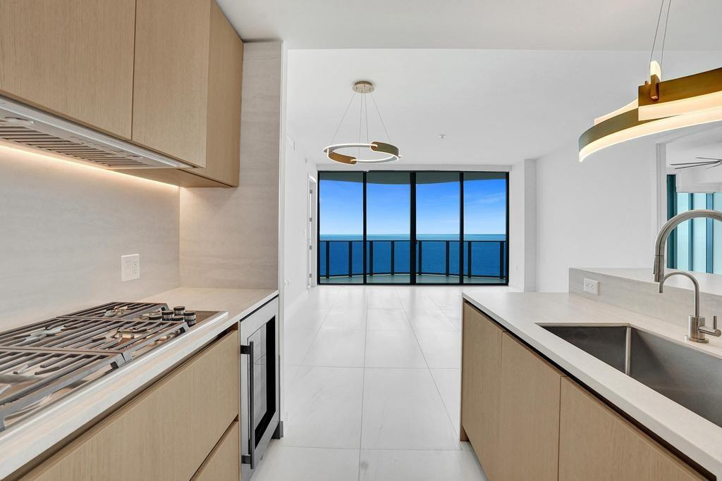 900 N Ocean #1405 Pompano Beach, FL 33062