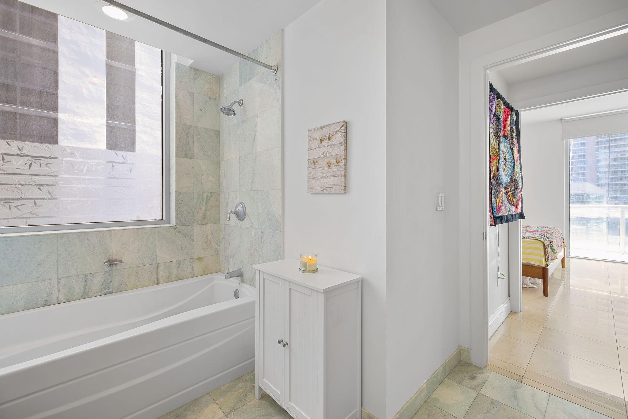 image 1060 Brickell Condo36