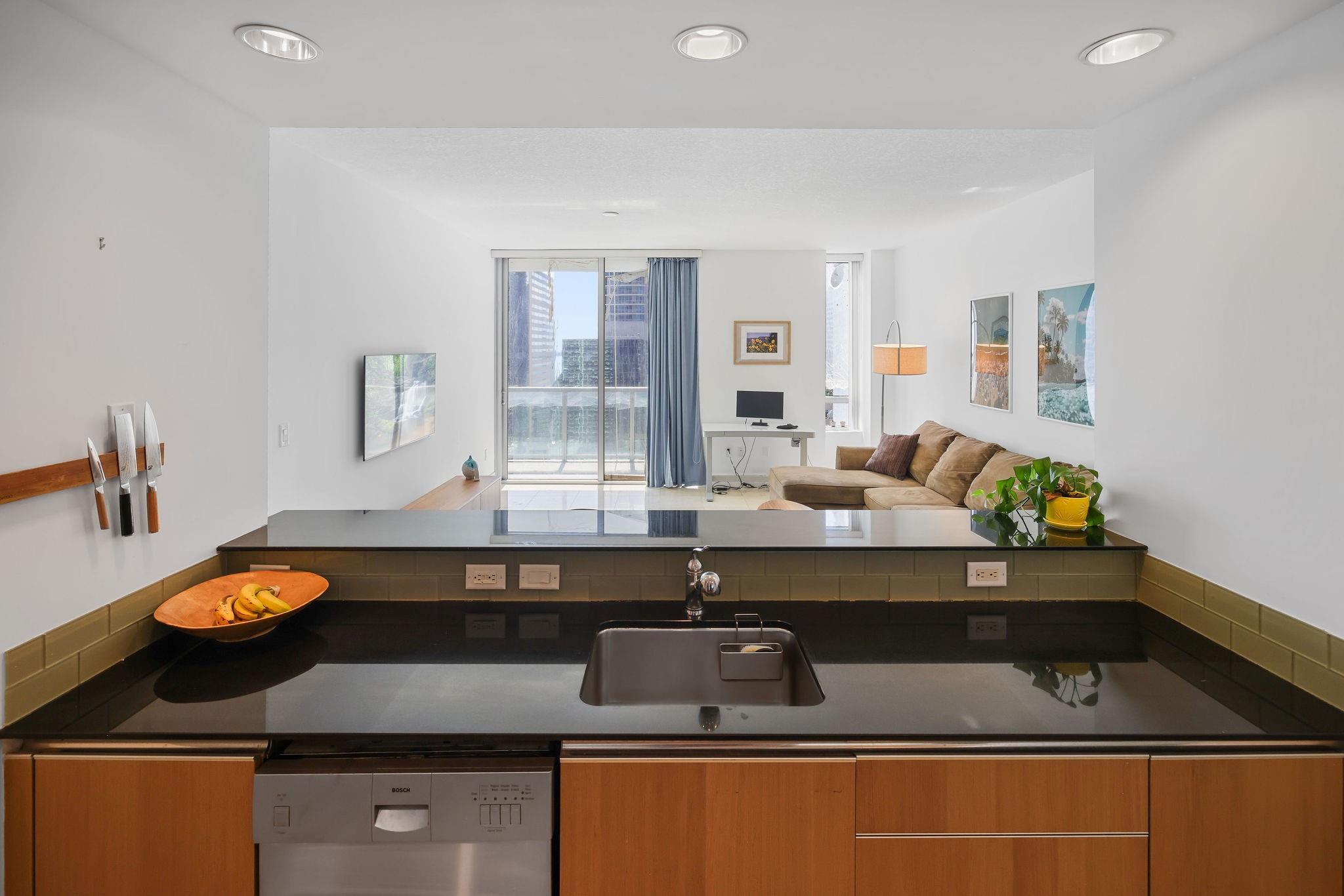 image 1060 Brickell Condo4