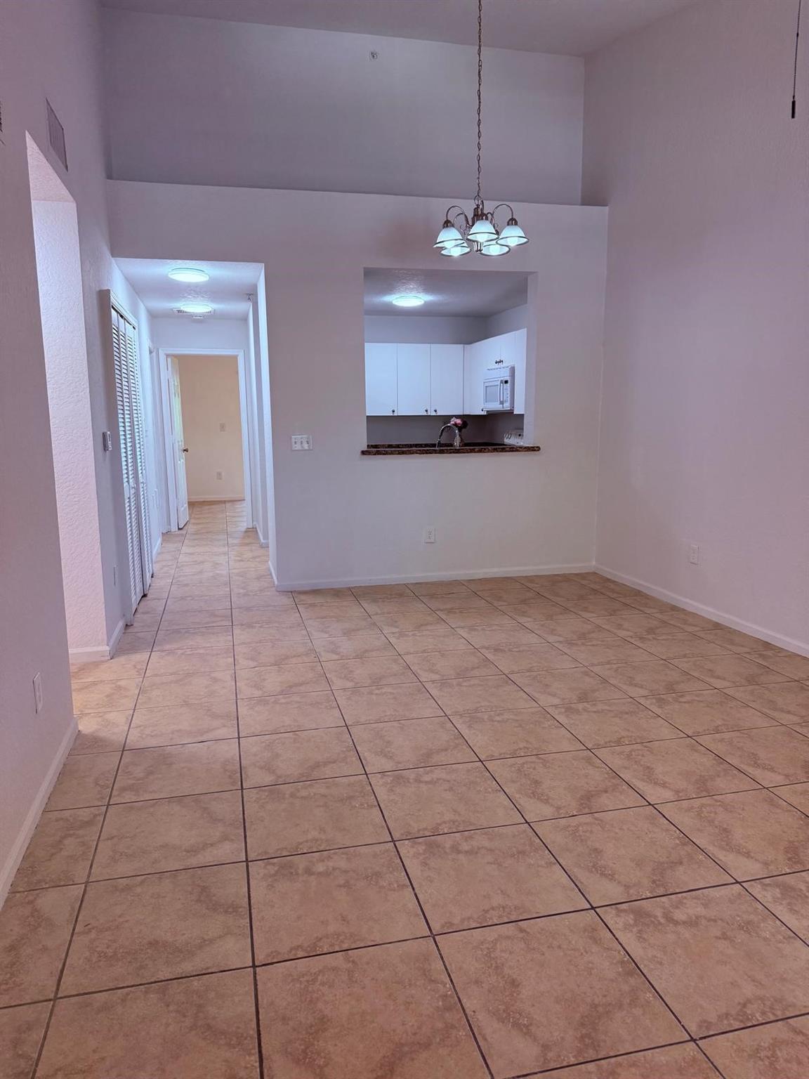 2941 Riverside Dr #303