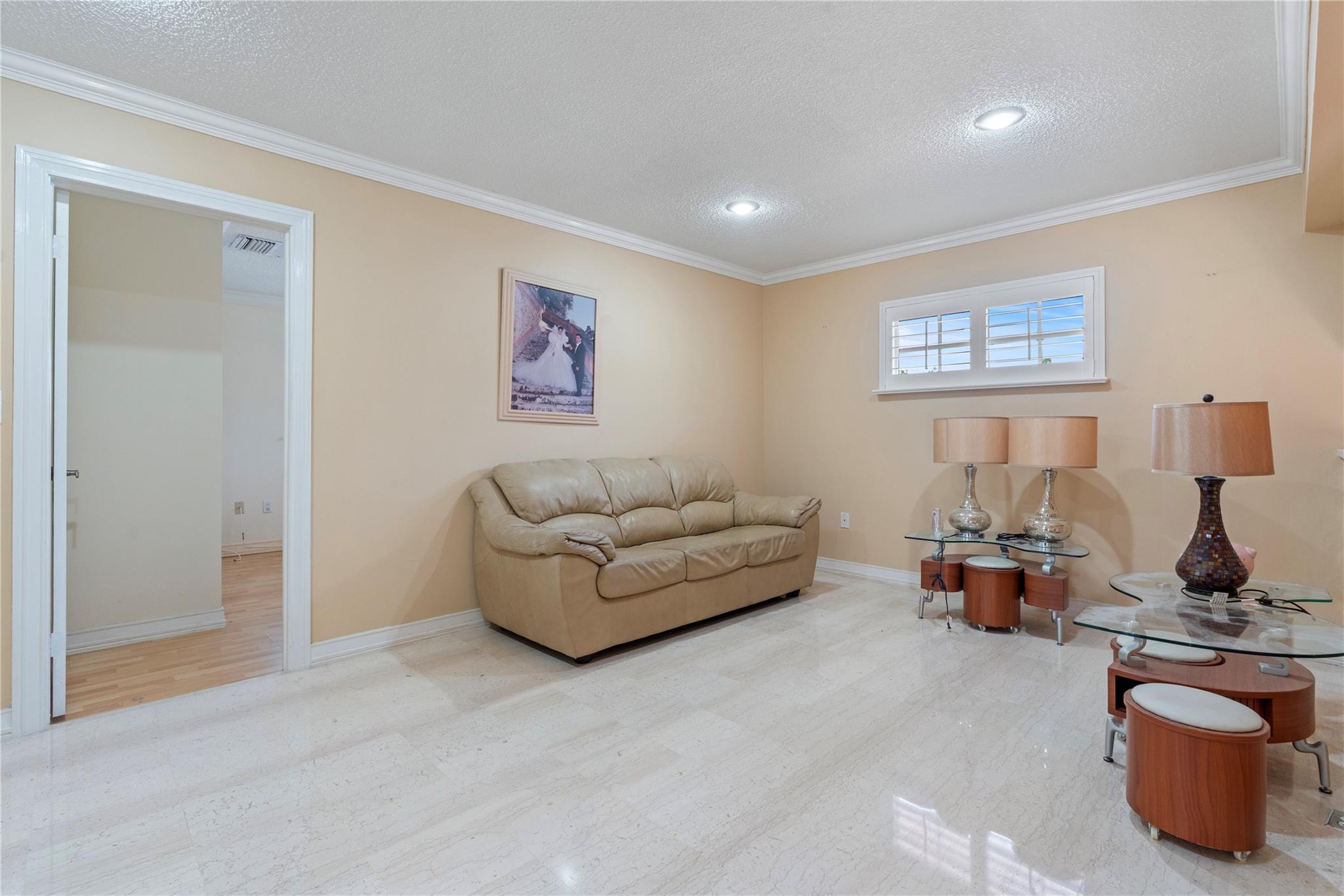 8235 NW 164th St Miami Lakes, FL 33016