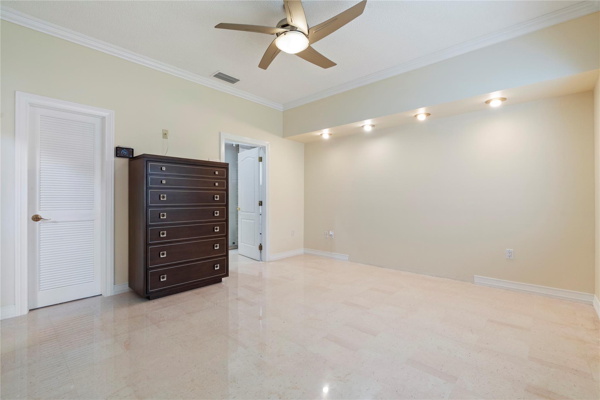 8235 NW 164th St Miami Lakes, FL 33016