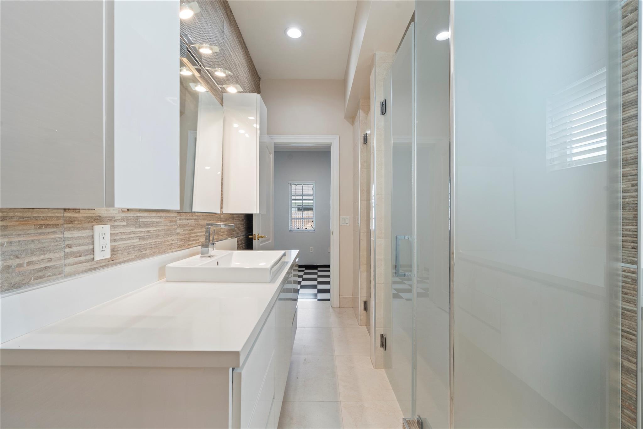 8235 NW 164th St Miami Lakes, FL 33016