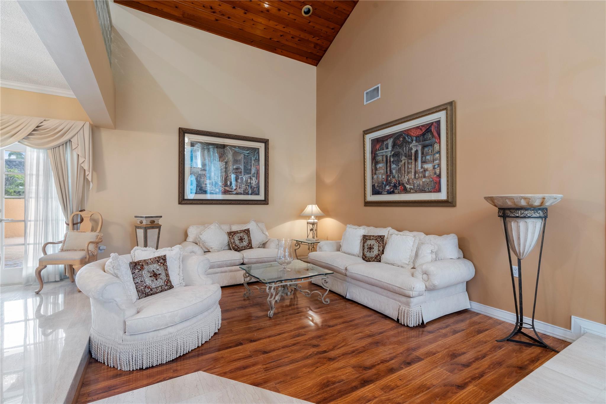 8235 NW 164th St Miami Lakes, FL 33016