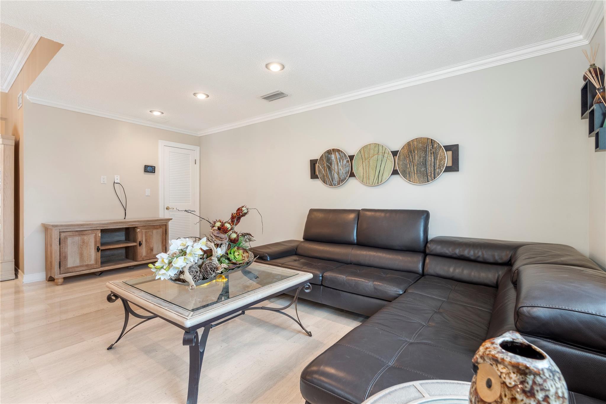 8235 NW 164th St Miami Lakes, FL 33016