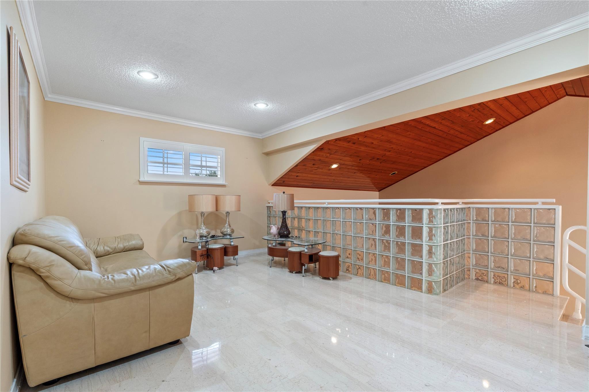 8235 NW 164th St Miami Lakes, FL 33016