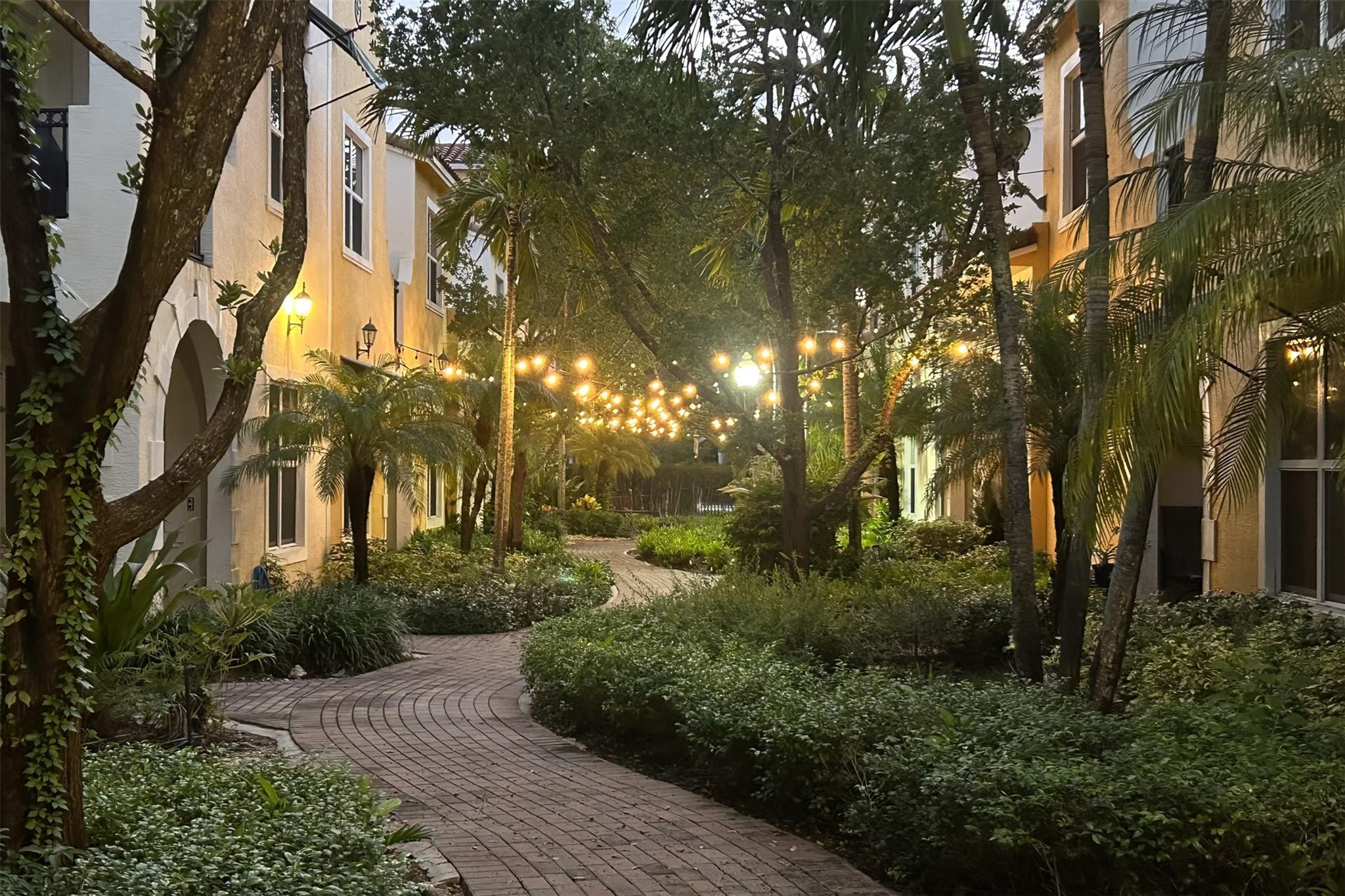 12467 NW 17th Pembroke Pines, FL 33028