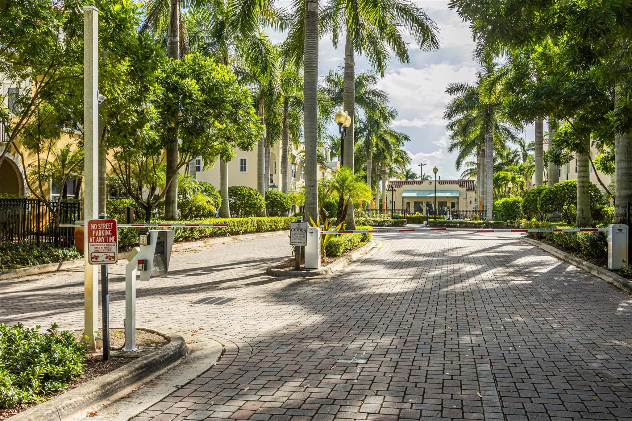 12467 NW 17th Pembroke Pines, FL 33028