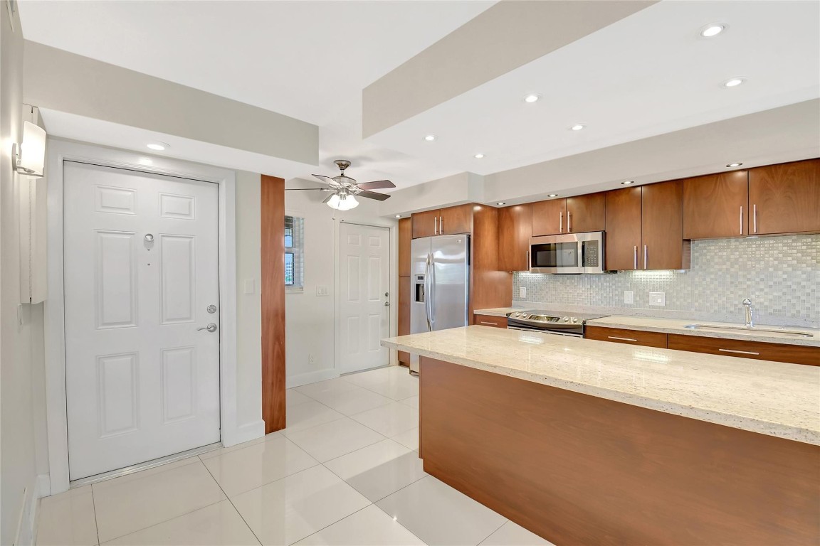 3121 NE 51st St #404E Fort Lauderdale, FL 33308