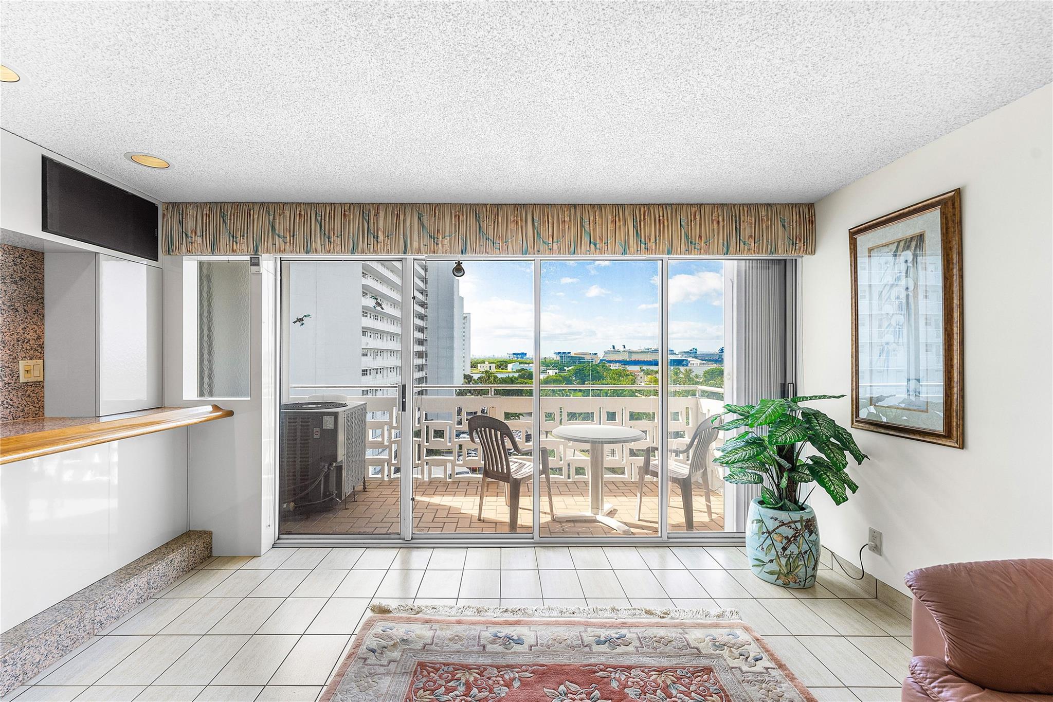 1900 S Ocean Dr #812 Fort Lauderdale, FL 33316