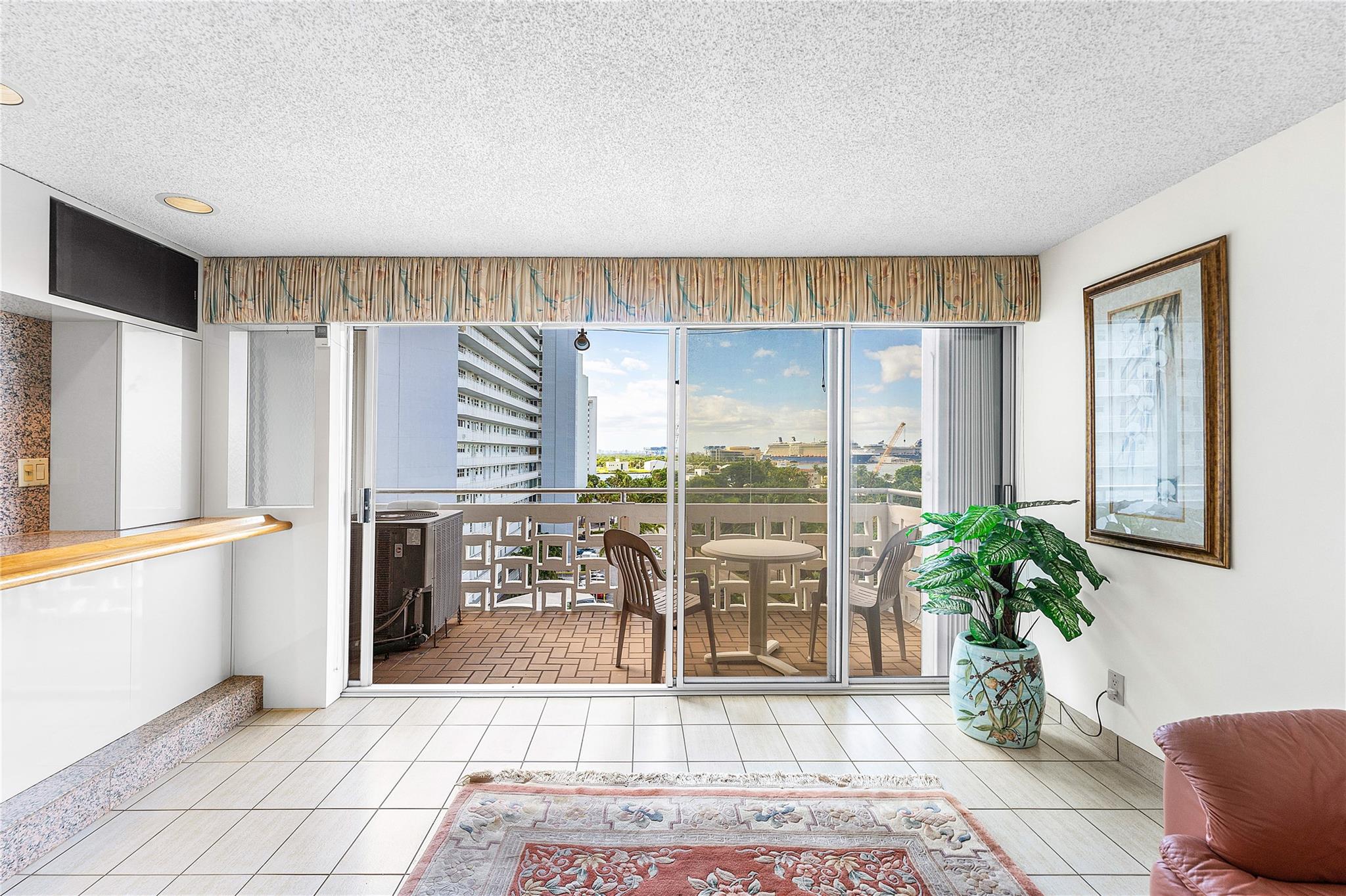 1900 S Ocean Dr #812 Fort Lauderdale, FL 33316
