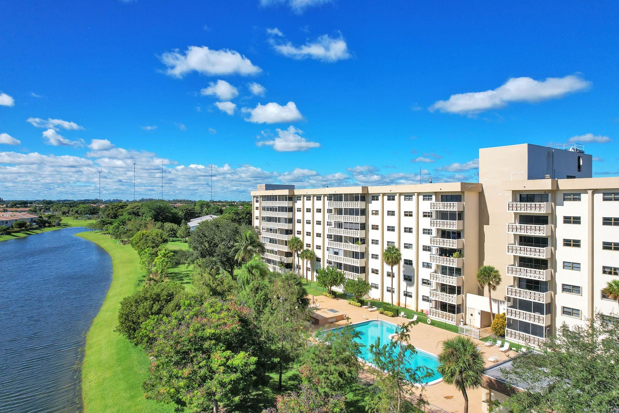 800 NE 195th St #601