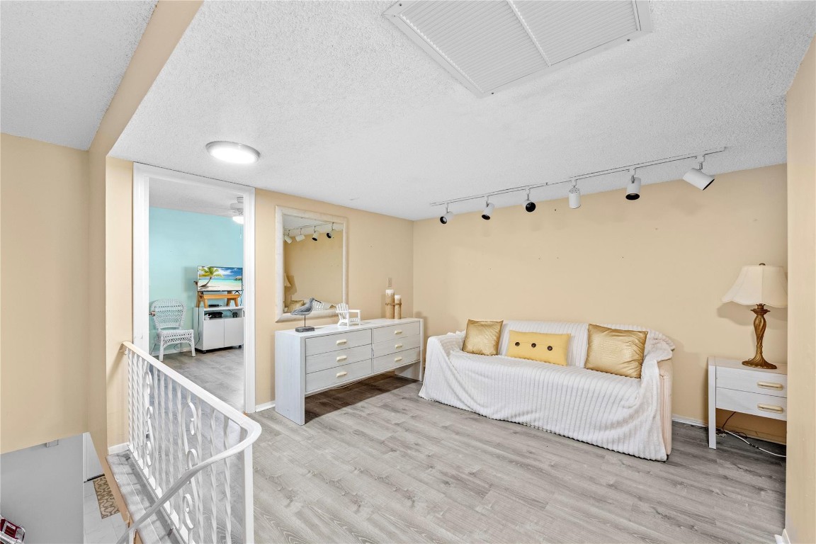 2212 NE 7th St Hallandale Beach, FL 33009