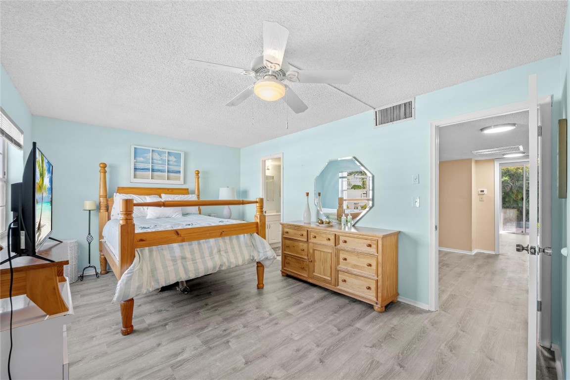 2212 NE 7th St Hallandale Beach, FL 33009