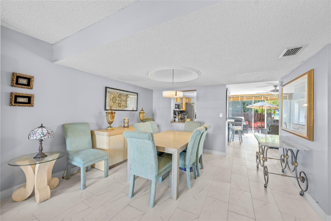 2212 NE 7th St Hallandale Beach, FL 33009