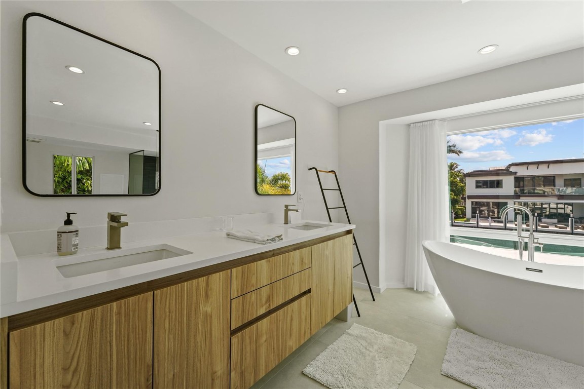 325 Seven Isles Dr Fort Lauderdale, FL 33301