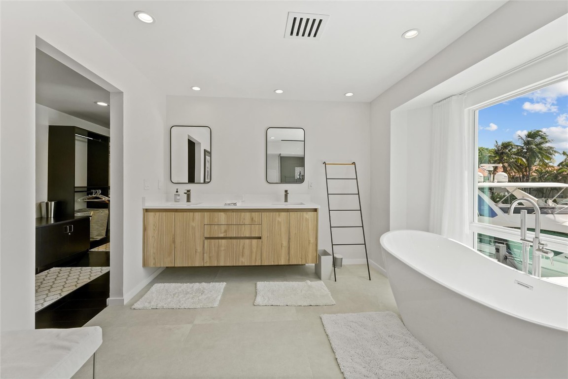 325 Seven Isles Dr Fort Lauderdale, FL 33301