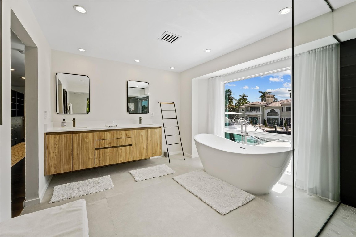 325 Seven Isles Dr Fort Lauderdale, FL 33301