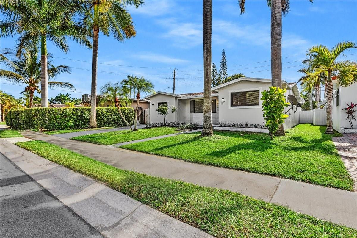 1004 Johnson St Hollywood, FL 33019