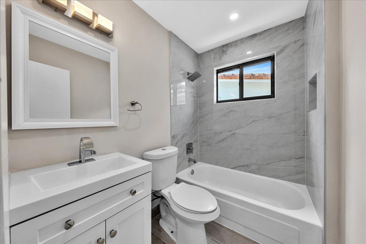 1004 Johnson St Hollywood, FL 33019