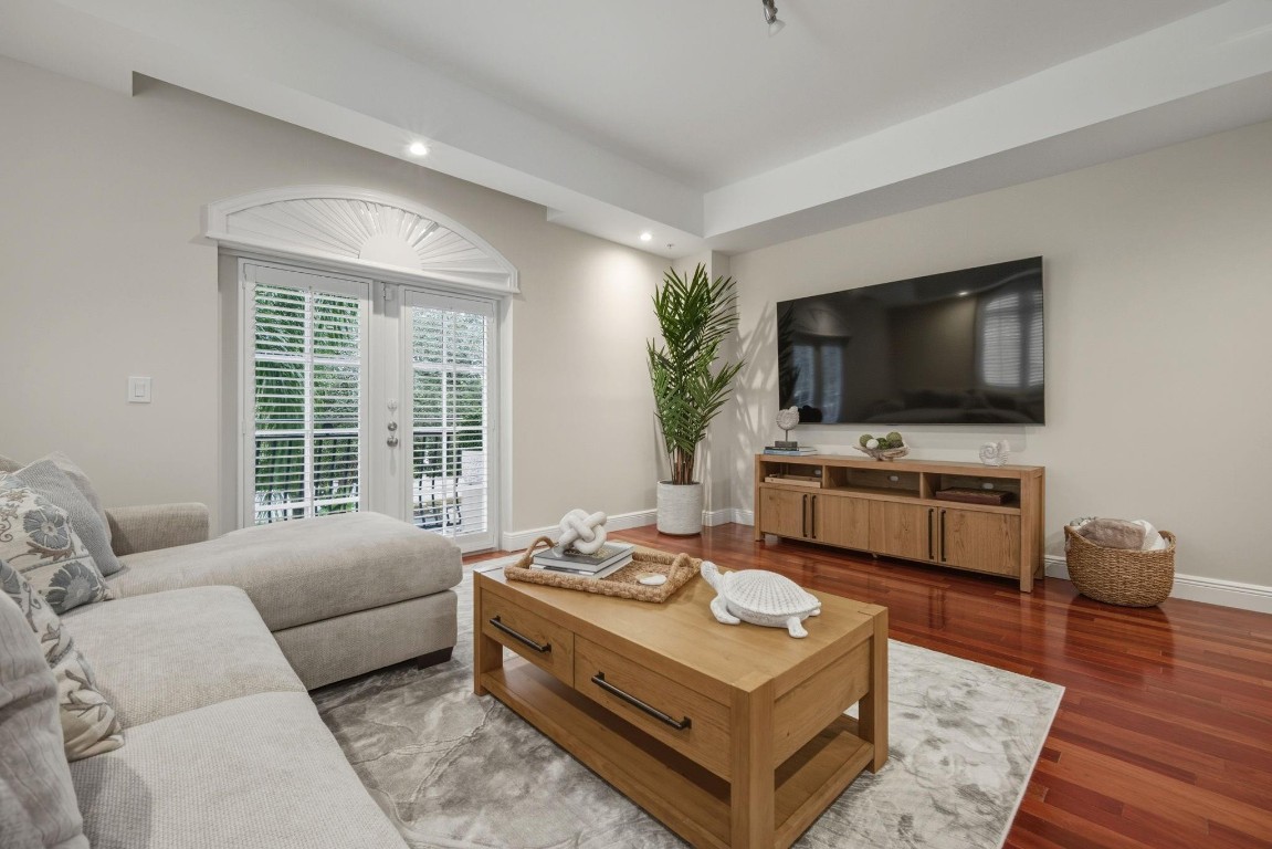 1121 Madruga #201 Coral Gables, FL 33146