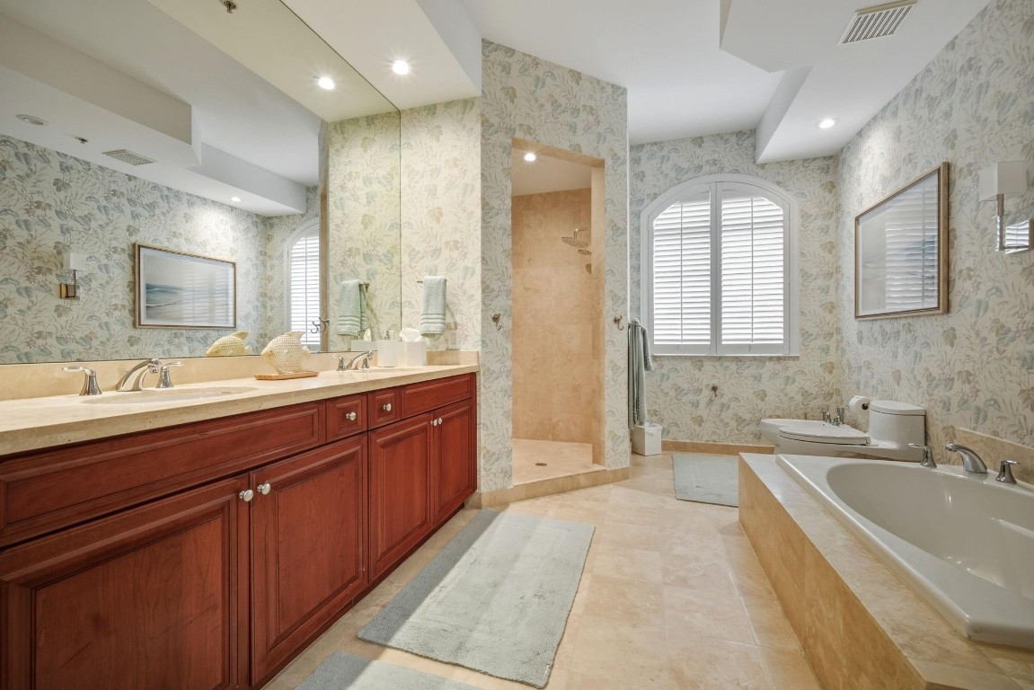 1121 Madruga #201 Coral Gables, FL 33146