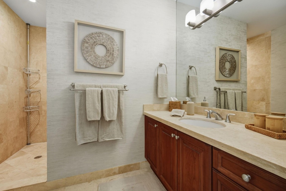 1121 Madruga #201 Coral Gables, FL 33146