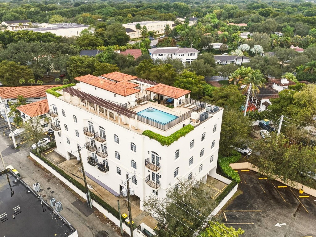 1121 Madruga #201 Coral Gables, FL 33146