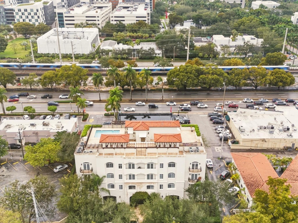 1121 Madruga #201 Coral Gables, FL 33146