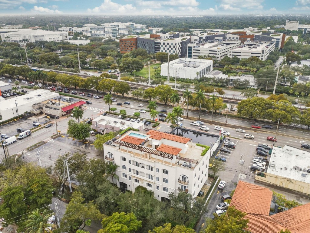 1121 Madruga #201 Coral Gables, FL 33146