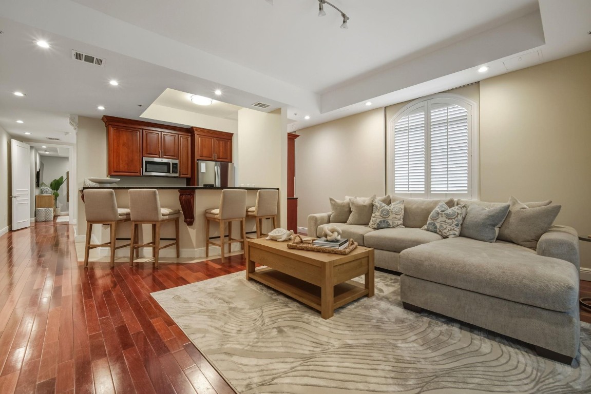 1121 Madruga #201 Coral Gables, FL 33146