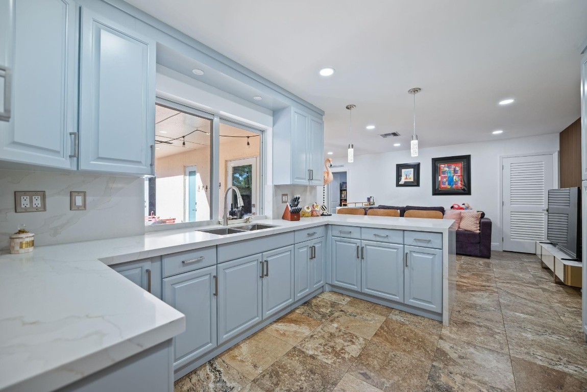 6320 Pent Miami Lakes, FL 33014