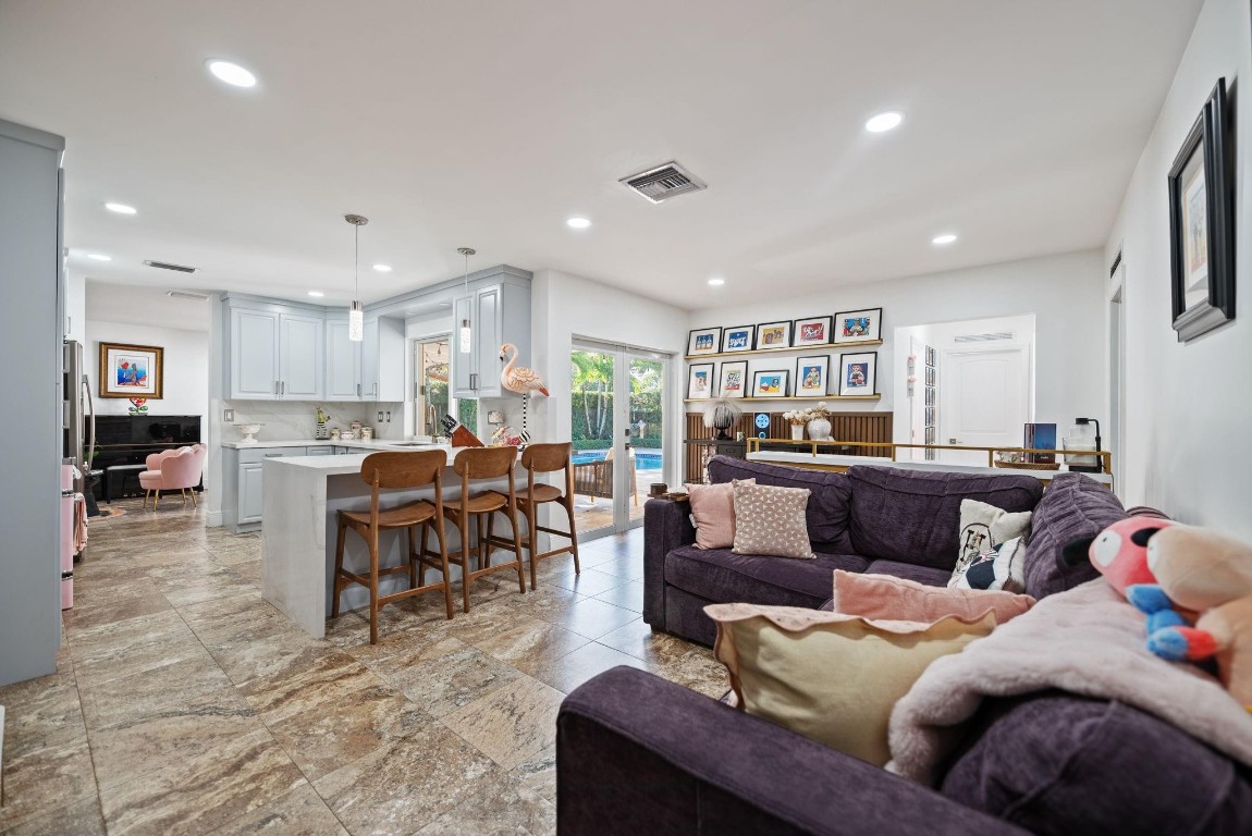 6320 Pent Miami Lakes, FL 33014