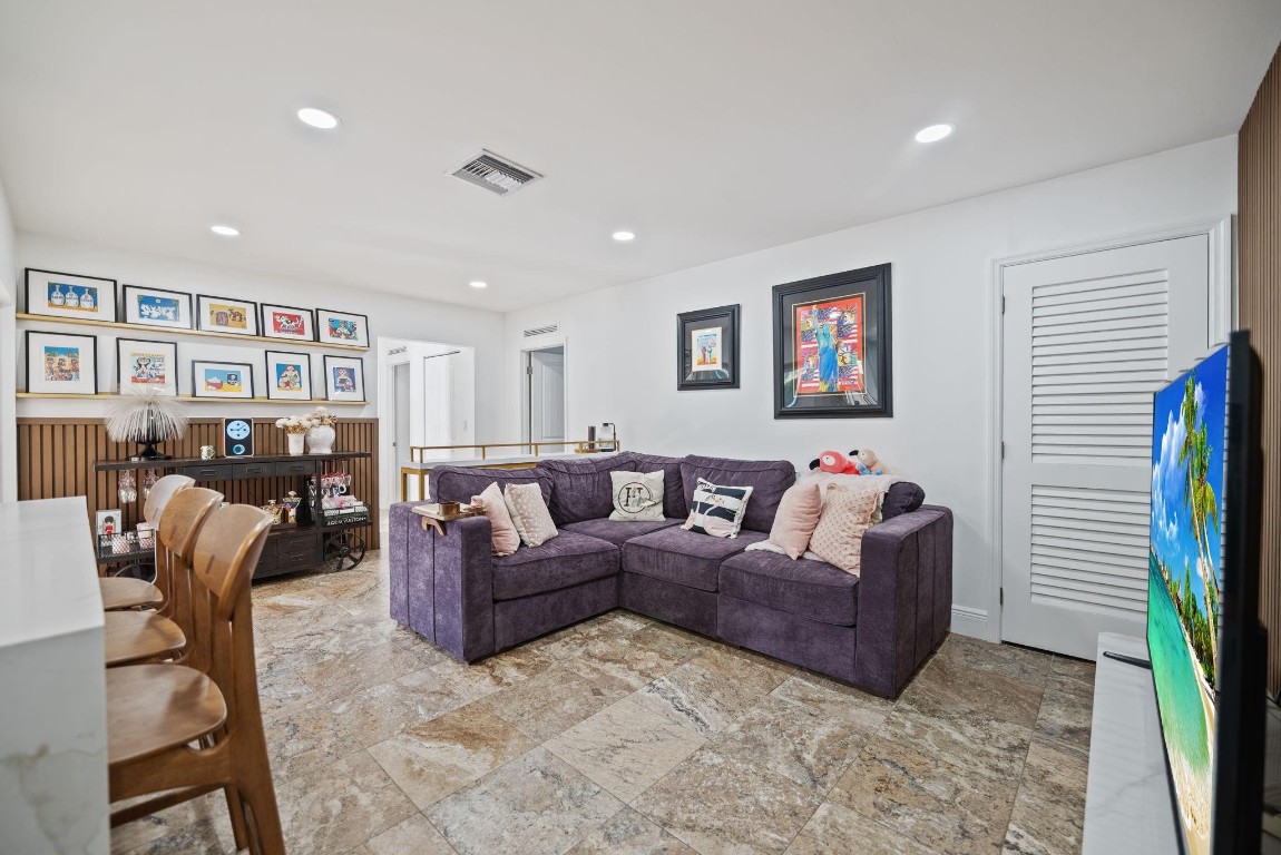 6320 Pent Miami Lakes, FL 33014