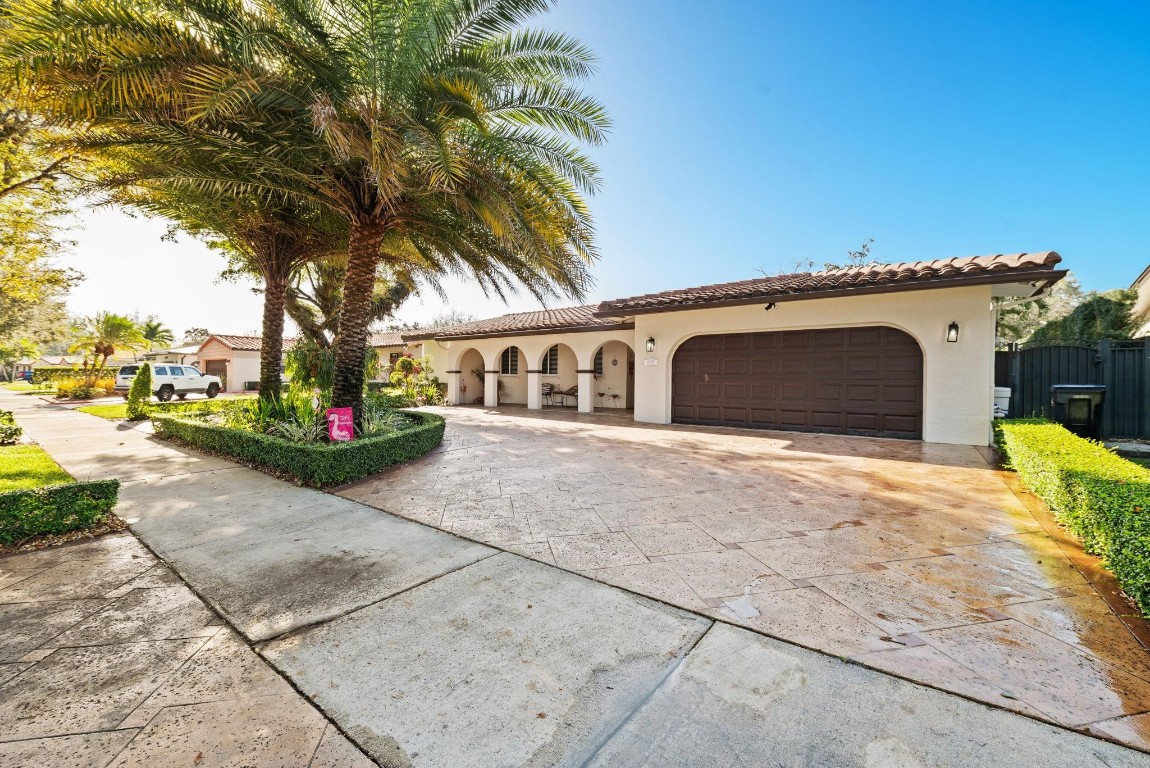 6320 Pent Miami Lakes, FL 33014